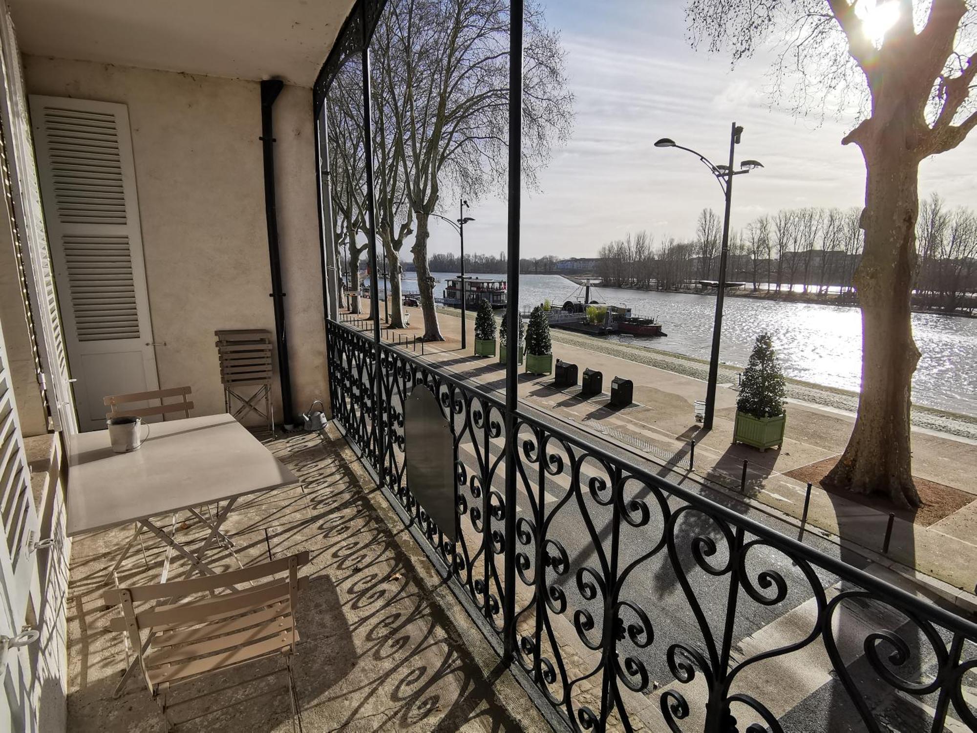 Appart Gite Les Oiseaux- Face Loire Quai Du Chatelet Orléans Extérieur photo
